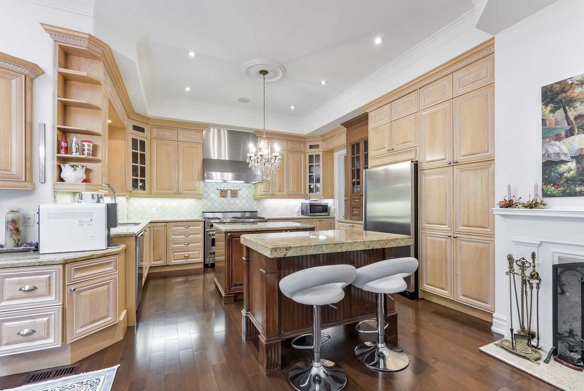 4 Ivor Rd 4 Ivor Rd Toronto