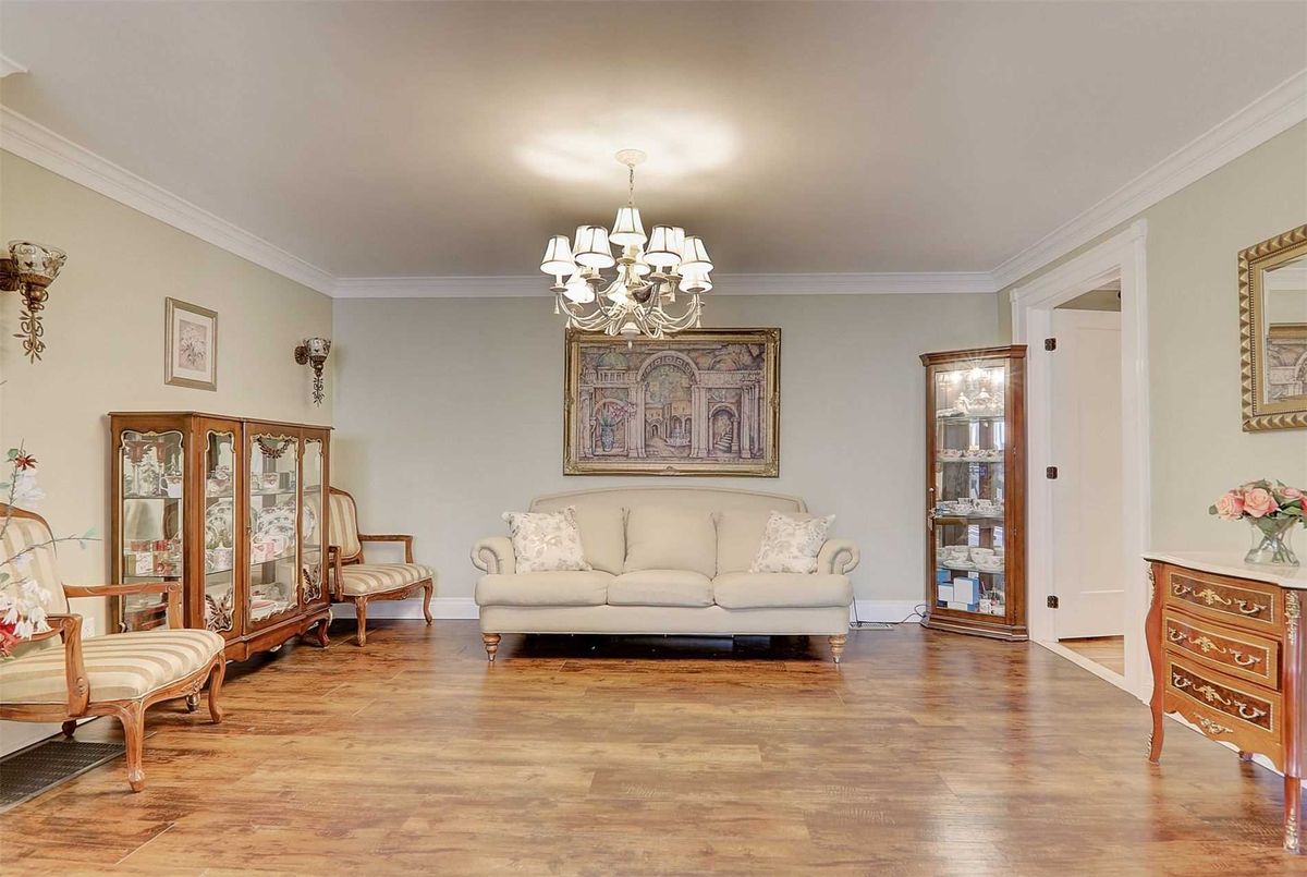 222 Wilfred Ave 222 Wilfred Ave Toronto
