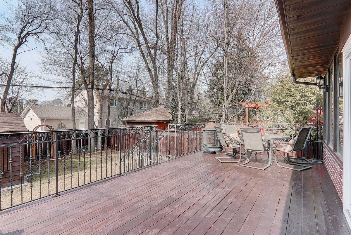 222 Wilfred Ave 222 Wilfred Ave Toronto