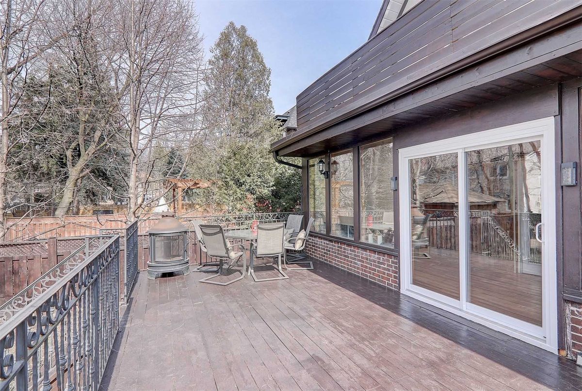 222 Wilfred Ave 222 Wilfred Ave Toronto