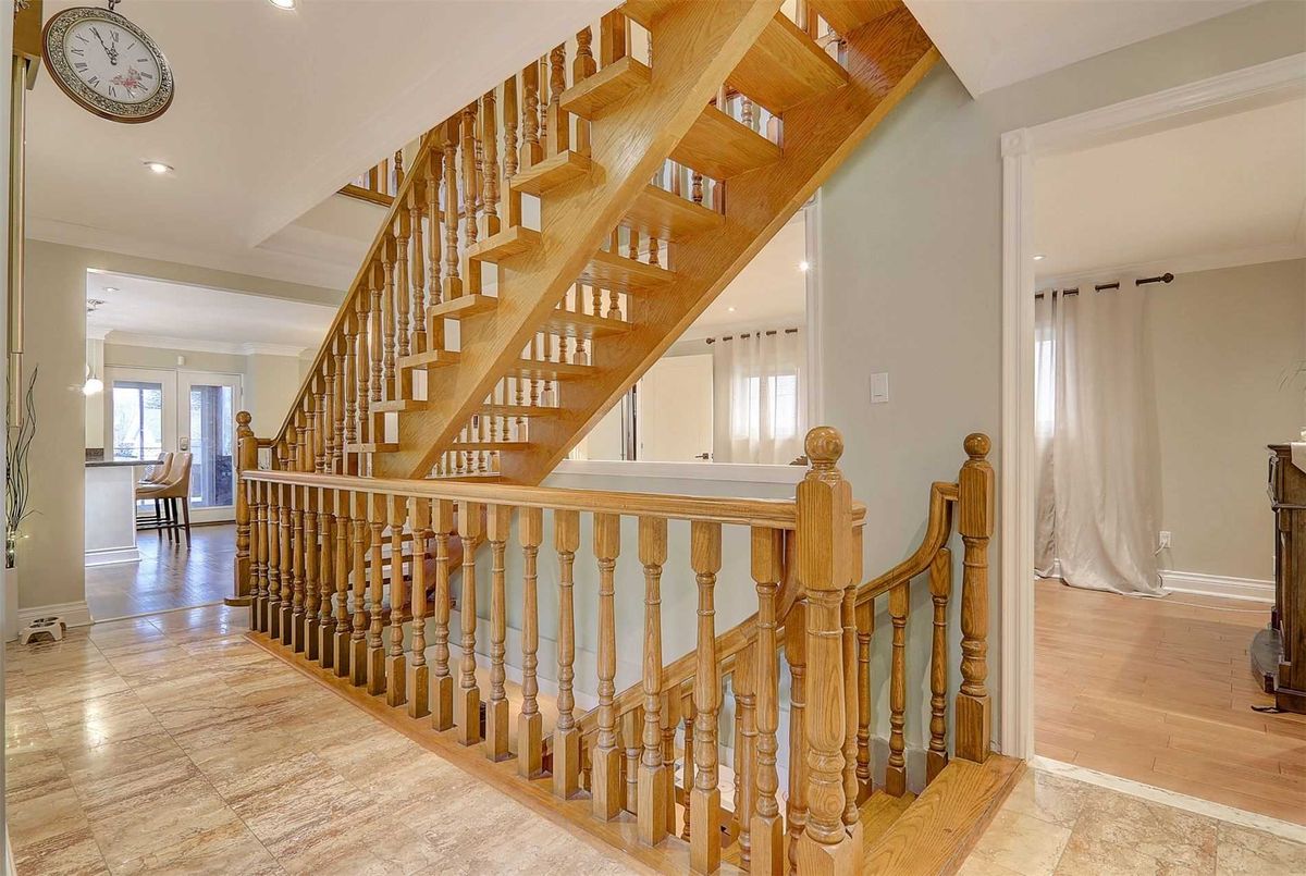 222 Wilfred Ave 222 Wilfred Ave Toronto