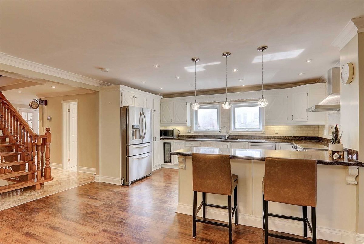 222 Wilfred Ave 222 Wilfred Ave Toronto