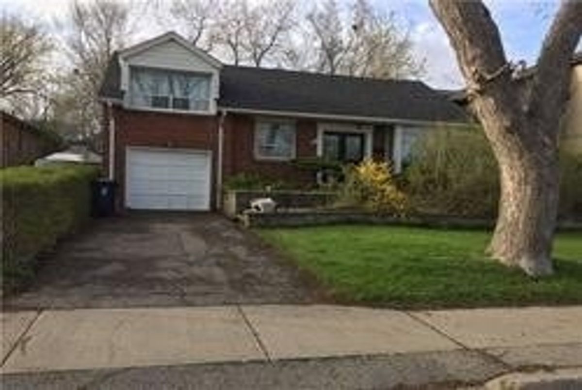 134 Avondale Ave 134 Avondale Ave Toronto