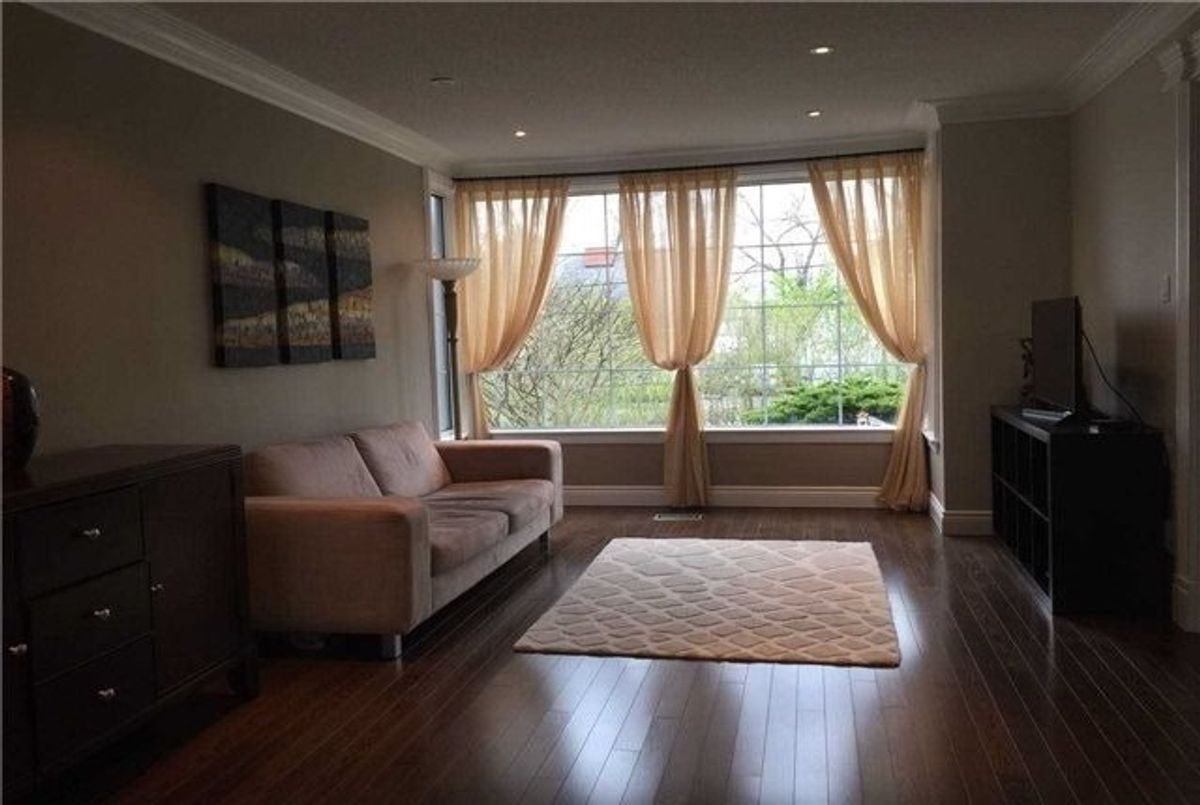 134 Avondale Ave 134 Avondale Ave Toronto