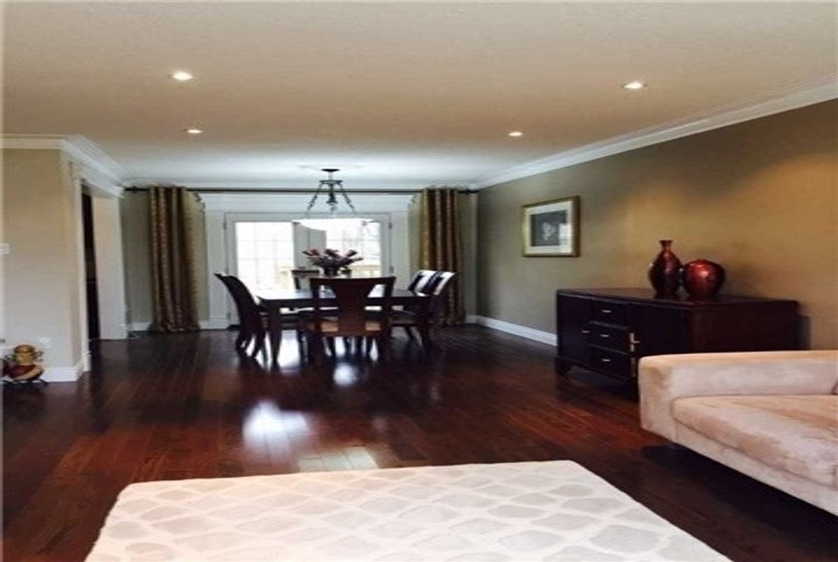 134 Avondale Ave 134 Avondale Ave Toronto