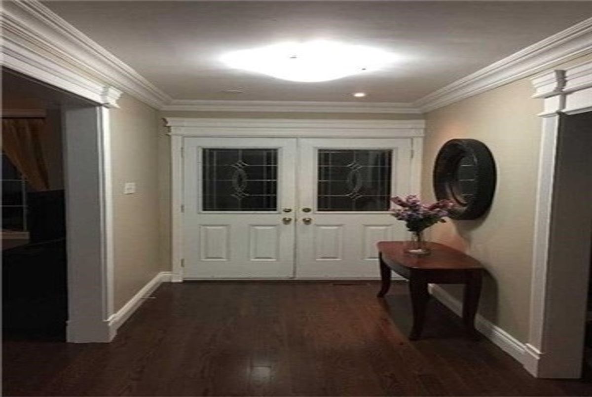 134 Avondale Ave 134 Avondale Ave Toronto