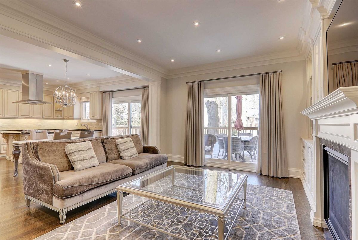 208 Dunview Ave 208 Dunview Ave Toronto