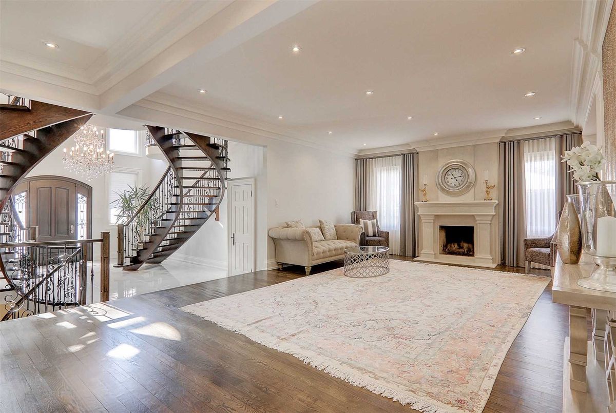 208 Dunview Ave 208 Dunview Ave Toronto