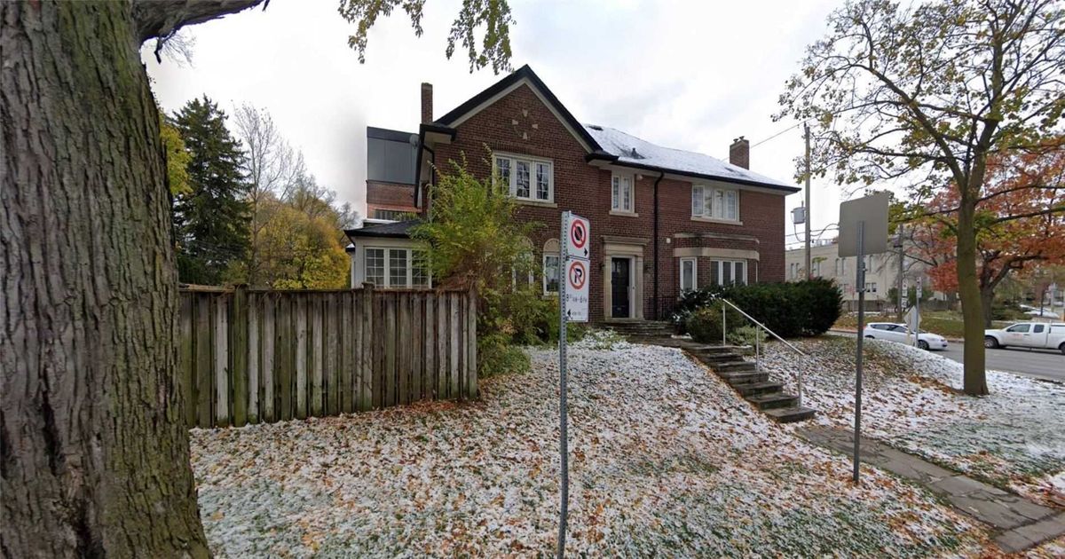 29 Dewbourne Ave Toronto
