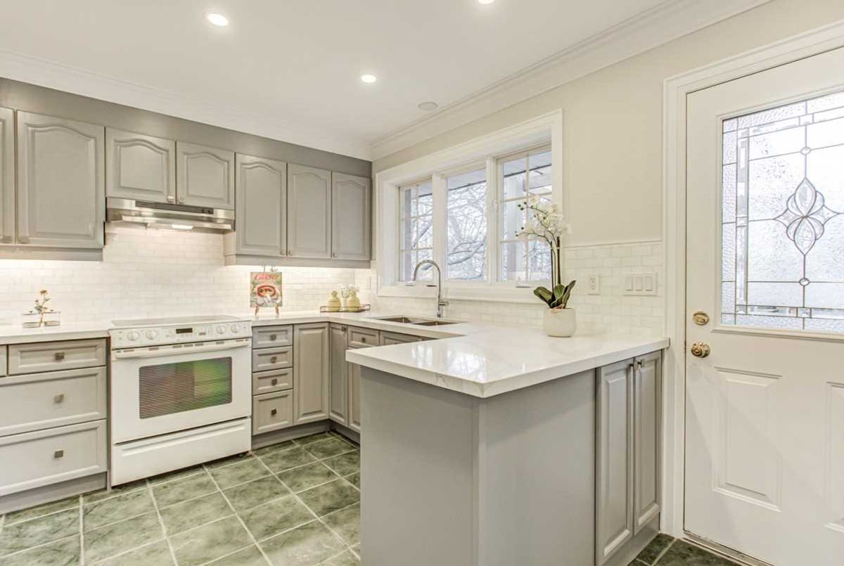 129 Betty Ann Dr 129 Betty Ann Dr Toronto