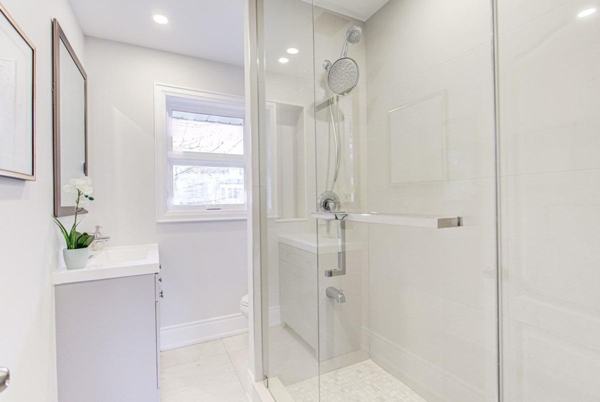 129 Betty Ann Dr 129 Betty Ann Dr Toronto