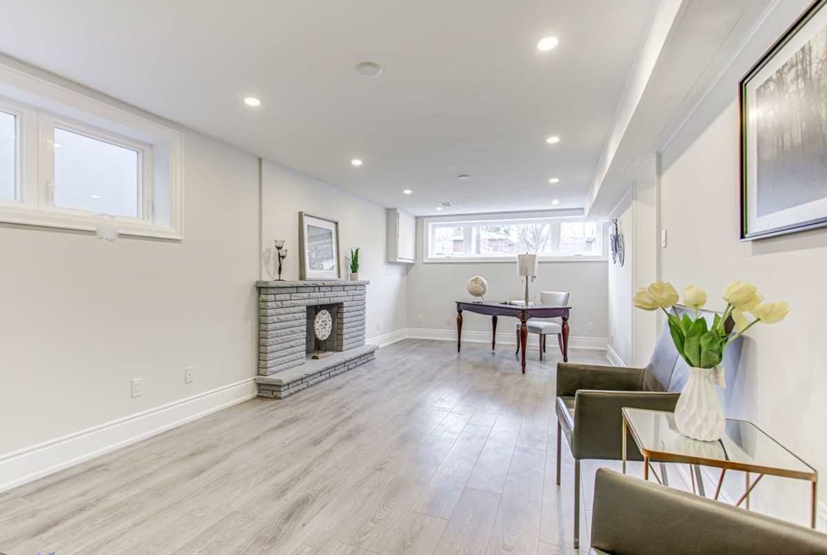129 Betty Ann Dr 129 Betty Ann Dr Toronto