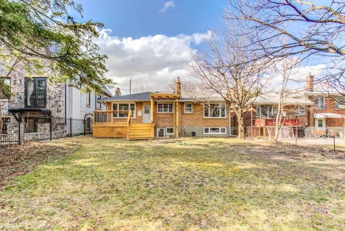 129 Betty Ann Dr 129 Betty Ann Dr Toronto