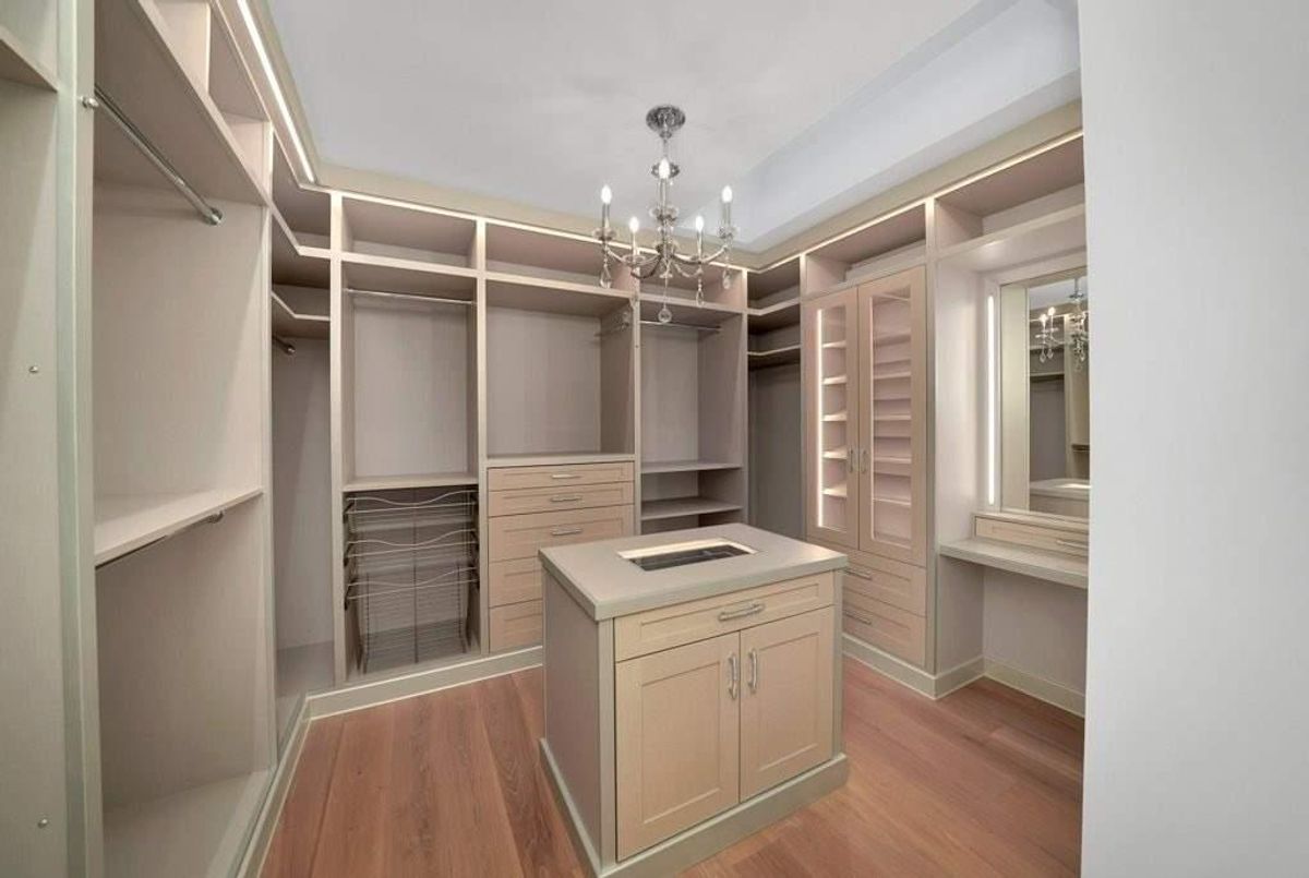 523 Vesta Dr 523 Vesta Dr Toronto
