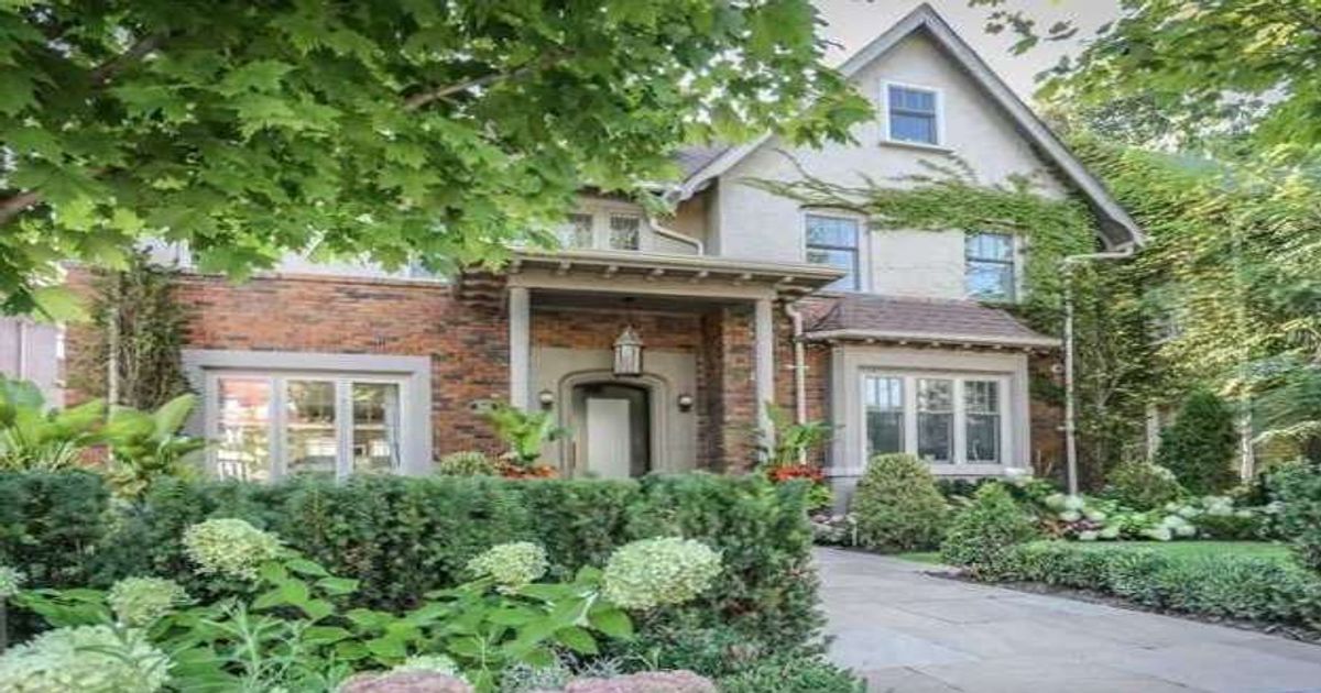 300 Oriole Pkwy Toronto
