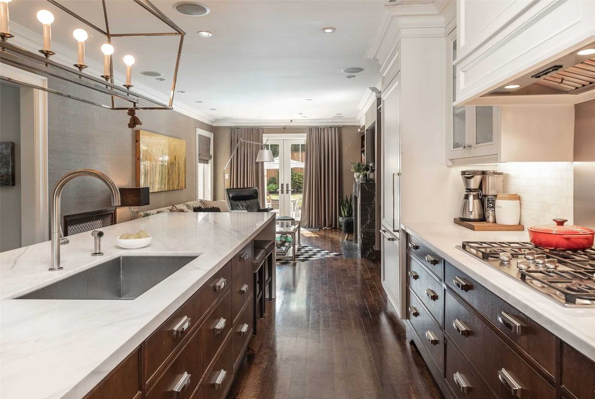300 Oriole Pkwy 300 Oriole Pkwy Toronto