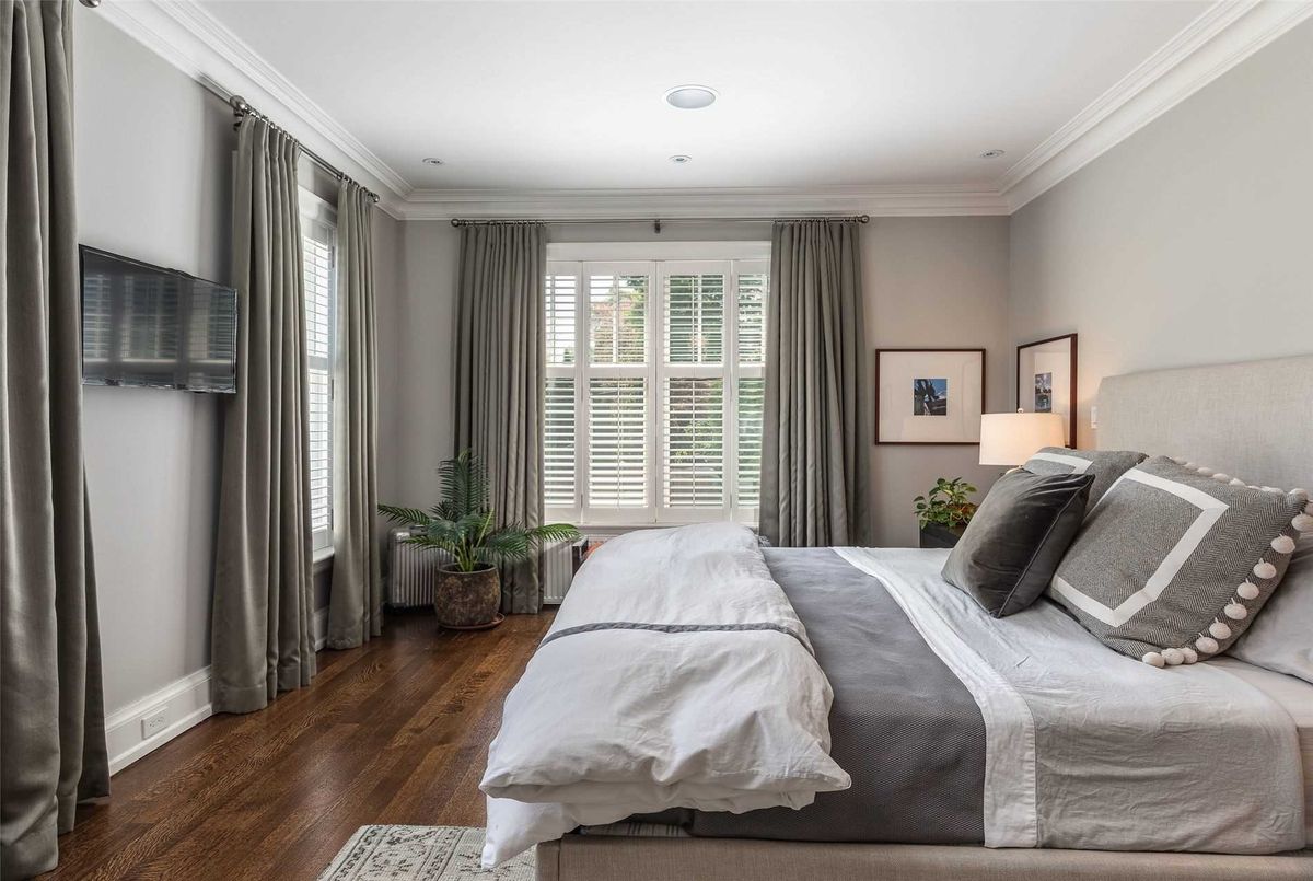 300 Oriole Pkwy 300 Oriole Pkwy Toronto
