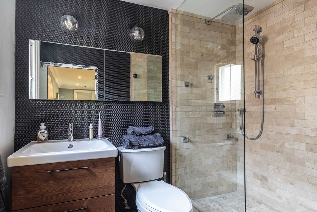 300 Oriole Pkwy 300 Oriole Pkwy Toronto