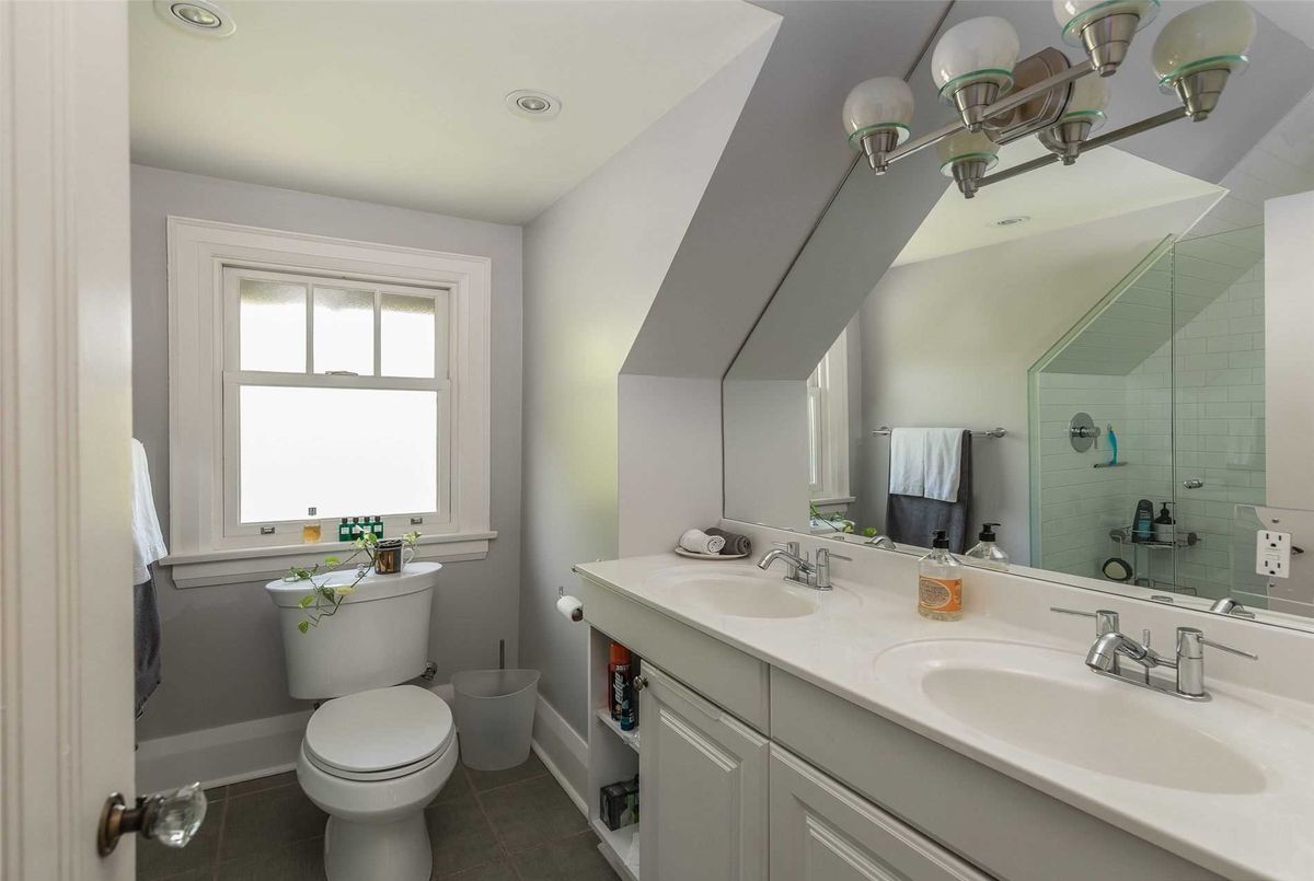 300 Oriole Pkwy 300 Oriole Pkwy Toronto