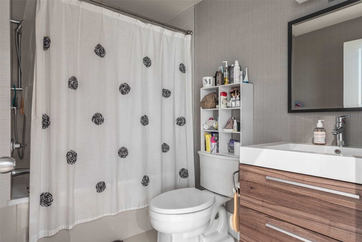 300 Oriole Pkwy 300 Oriole Pkwy Toronto