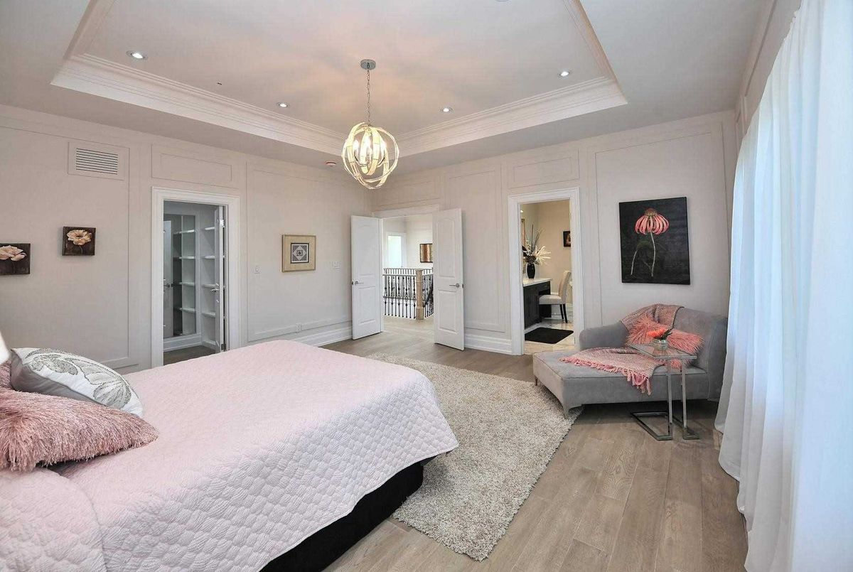 18 Norden Cres 18 Norden Cres Toronto