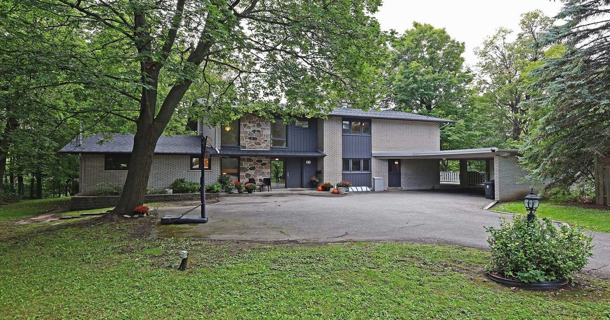 21 Wentworth Ave Toronto