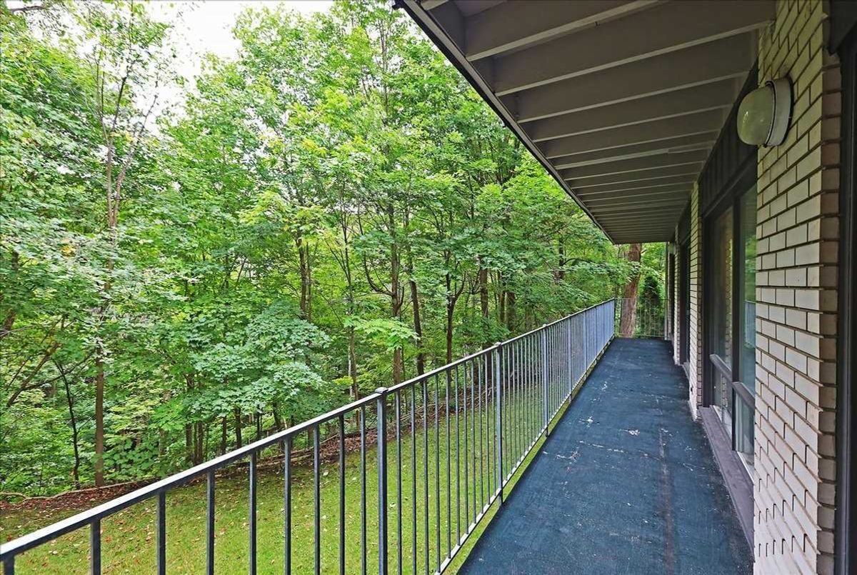 21 Wentworth Ave 21 Wentworth Ave Toronto