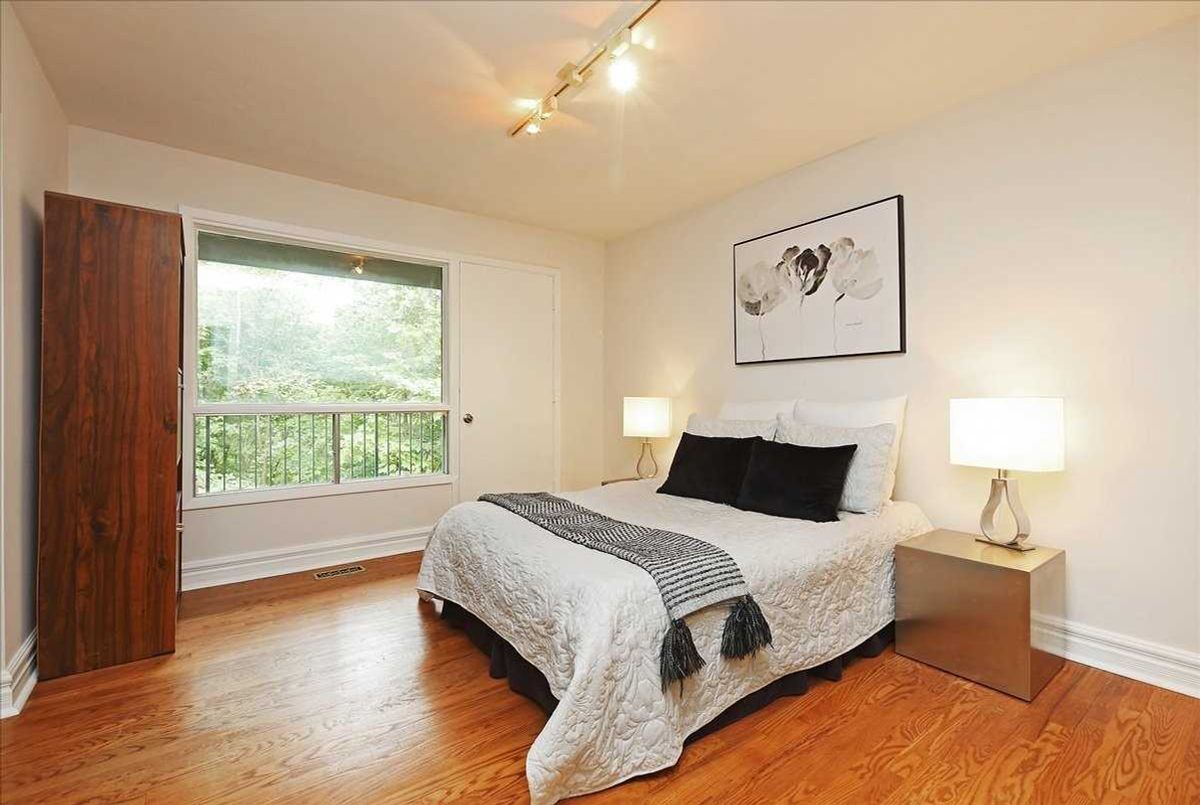 21 Wentworth Ave 21 Wentworth Ave Toronto