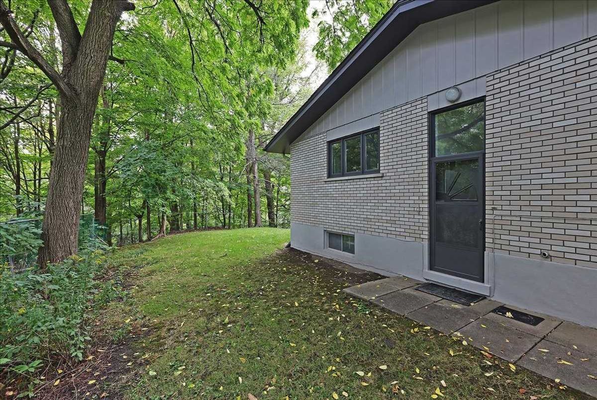 21 Wentworth Ave 21 Wentworth Ave Toronto