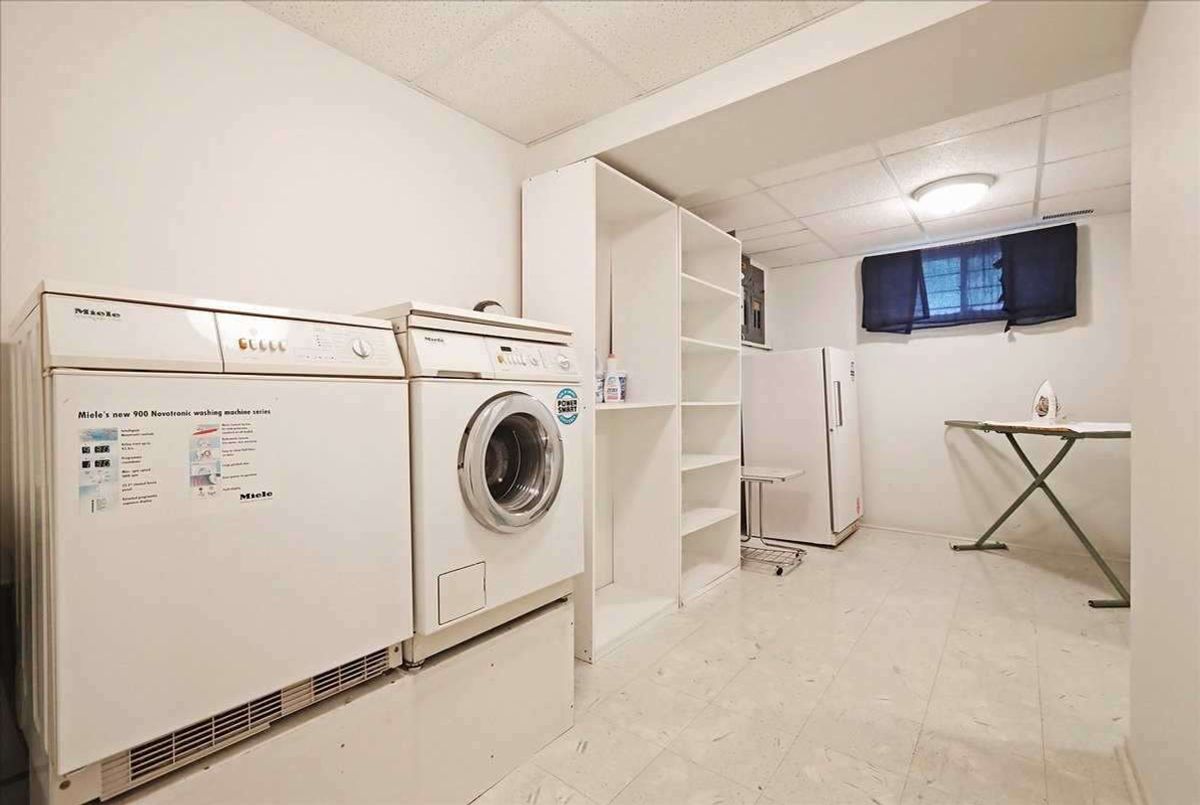 21 Wentworth Ave 21 Wentworth Ave Toronto