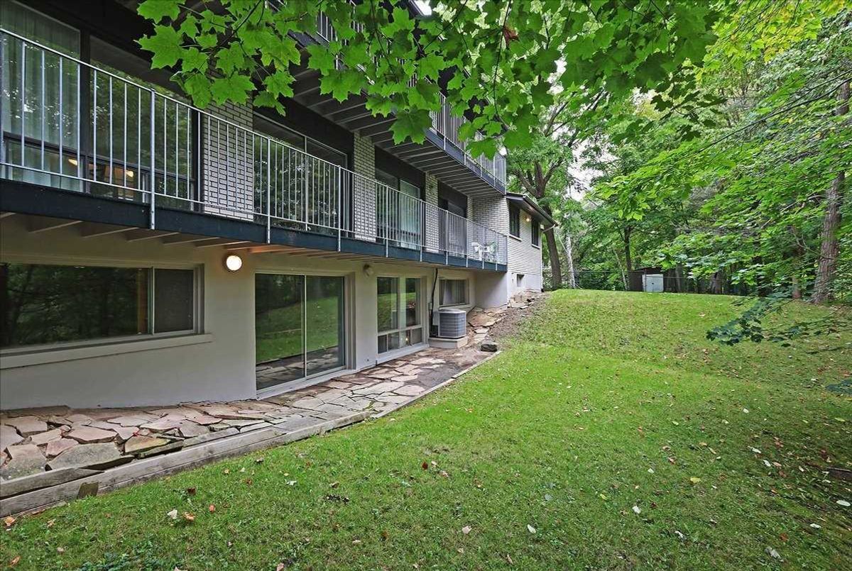 21 Wentworth Ave 21 Wentworth Ave Toronto