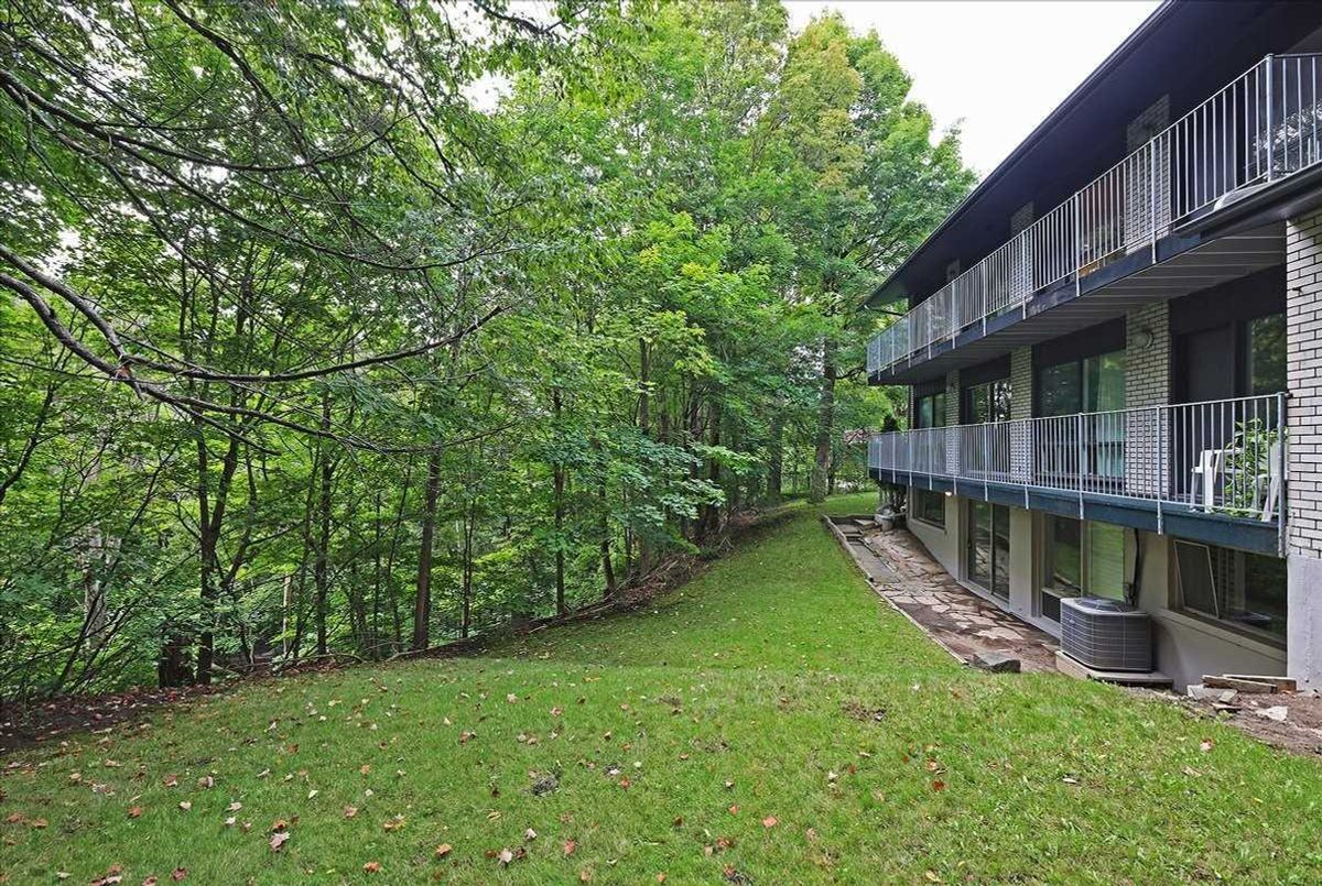 21 Wentworth Ave 21 Wentworth Ave Toronto