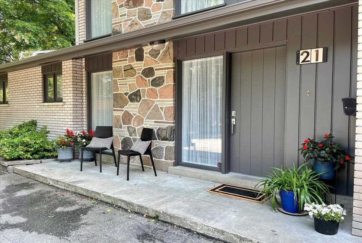 21 Wentworth Ave 21 Wentworth Ave Toronto