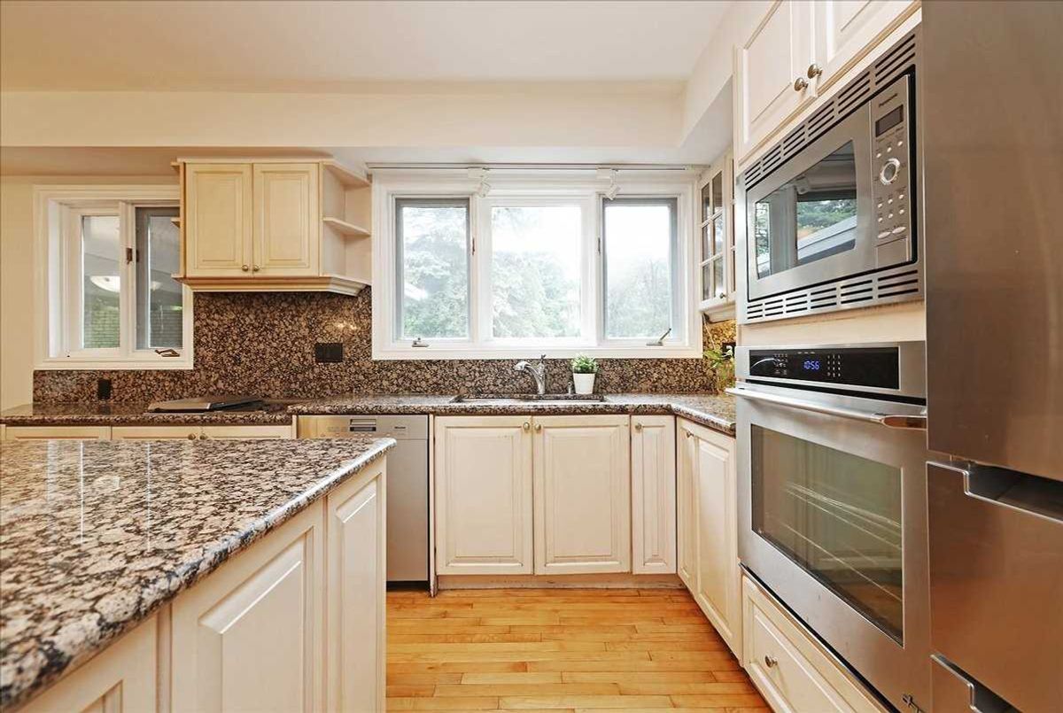 21 Wentworth Ave 21 Wentworth Ave Toronto