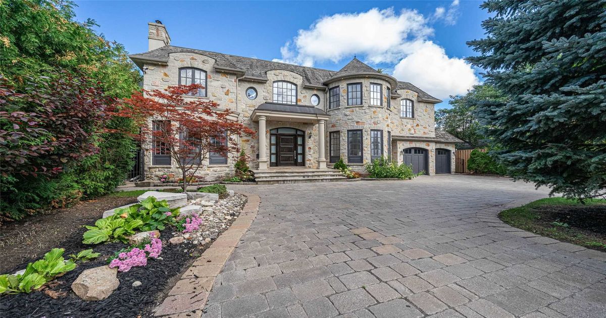 194 Valley Rd Toronto
