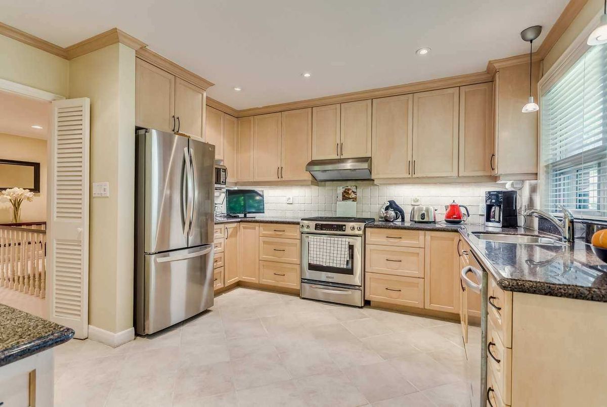 16 Heathview Ave 16 Heathview Ave Toronto