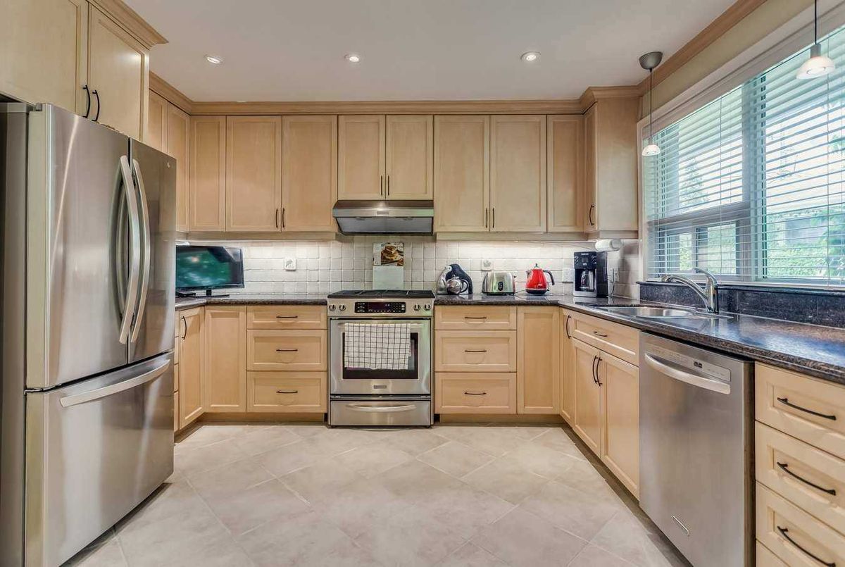 16 Heathview Ave 16 Heathview Ave Toronto