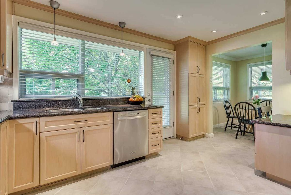 16 Heathview Ave 16 Heathview Ave Toronto