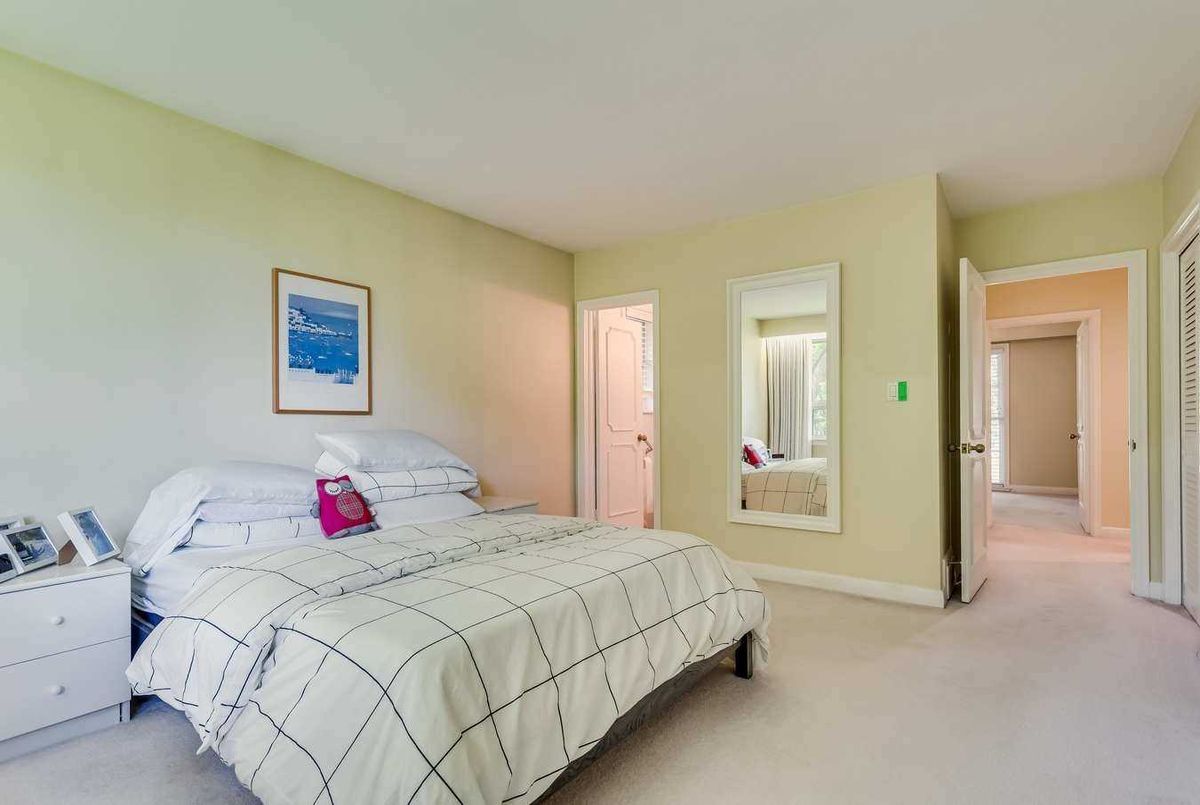 16 Heathview Ave 16 Heathview Ave Toronto