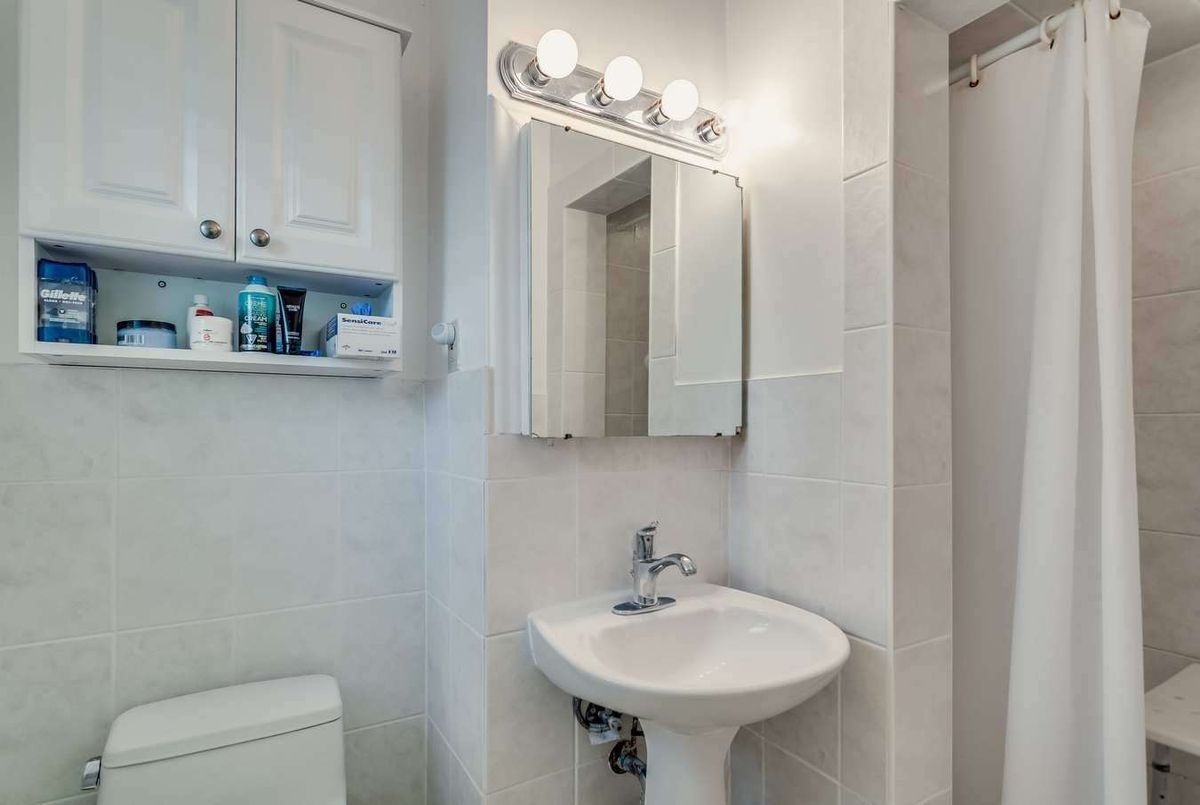 16 Heathview Ave 16 Heathview Ave Toronto