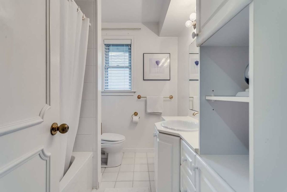 16 Heathview Ave 16 Heathview Ave Toronto