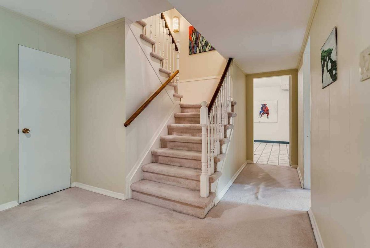 16 Heathview Ave 16 Heathview Ave Toronto