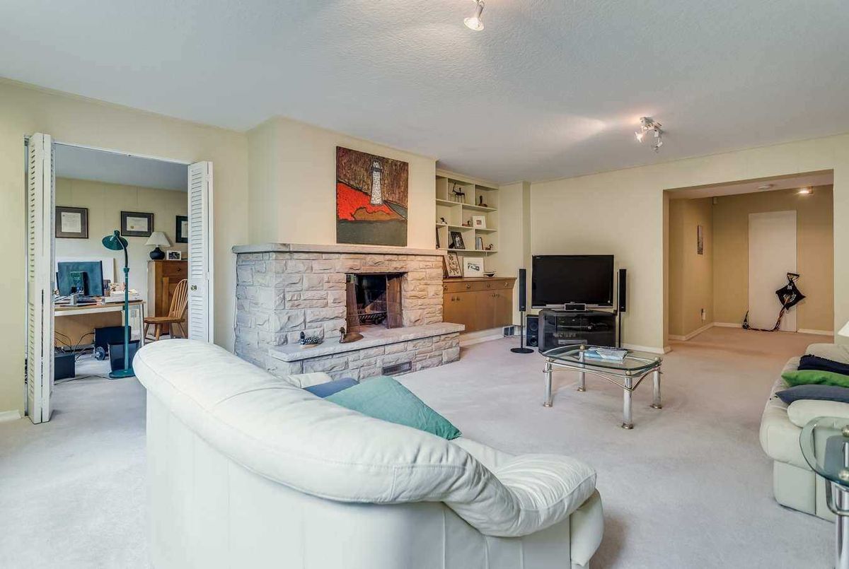16 Heathview Ave 16 Heathview Ave Toronto