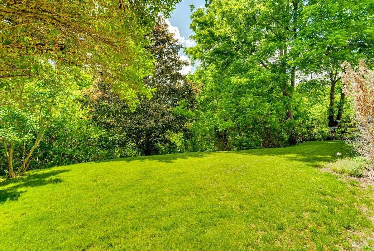 16 Heathview Ave 16 Heathview Ave Toronto