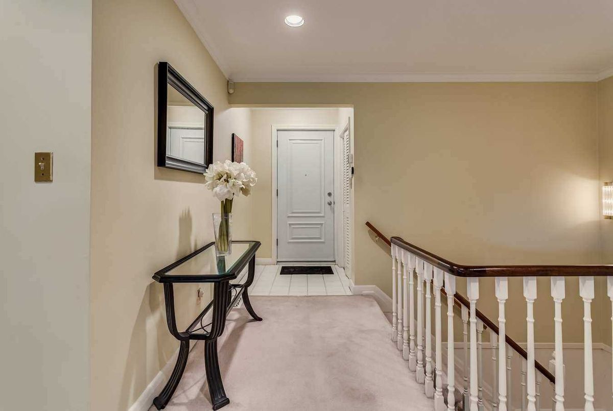 16 Heathview Ave 16 Heathview Ave Toronto