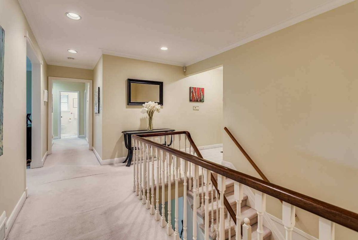 16 Heathview Ave 16 Heathview Ave Toronto