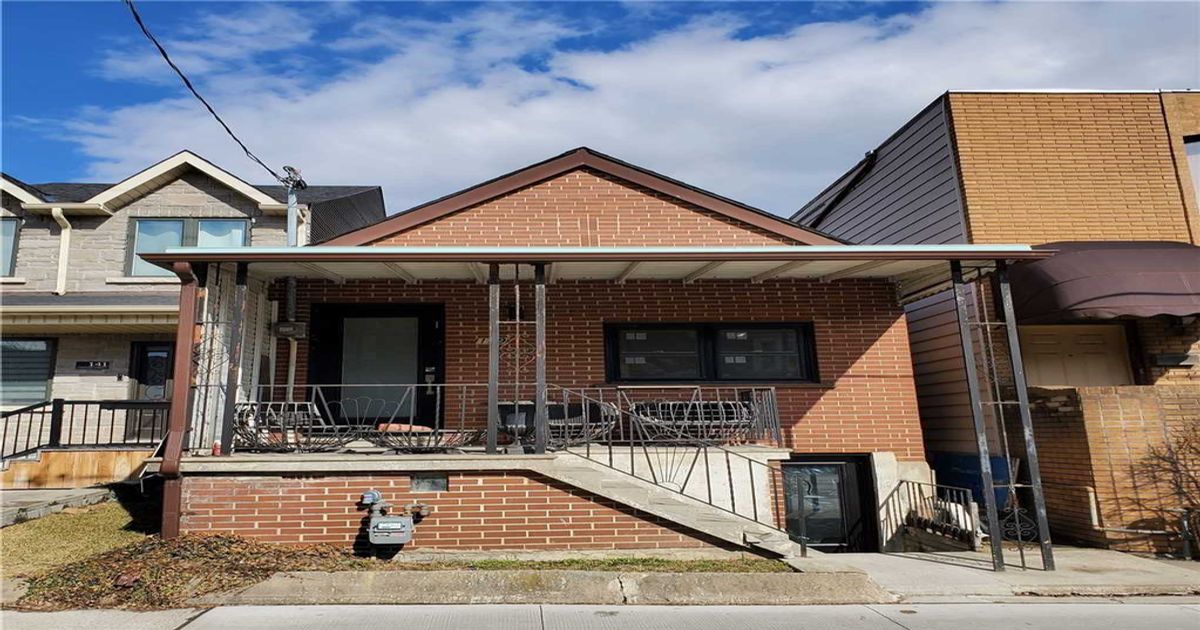 139 Christie St Toronto