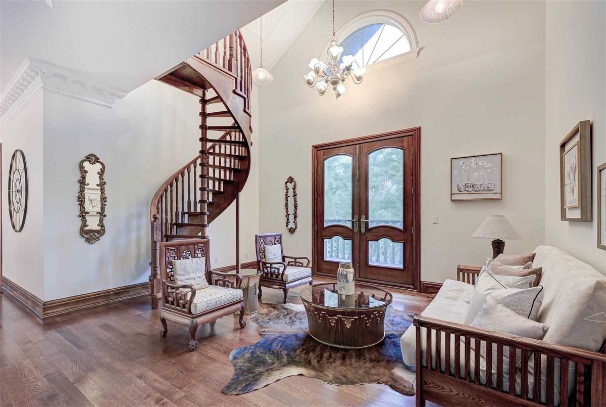 9 Post Road 9 Post Road Toronto C12