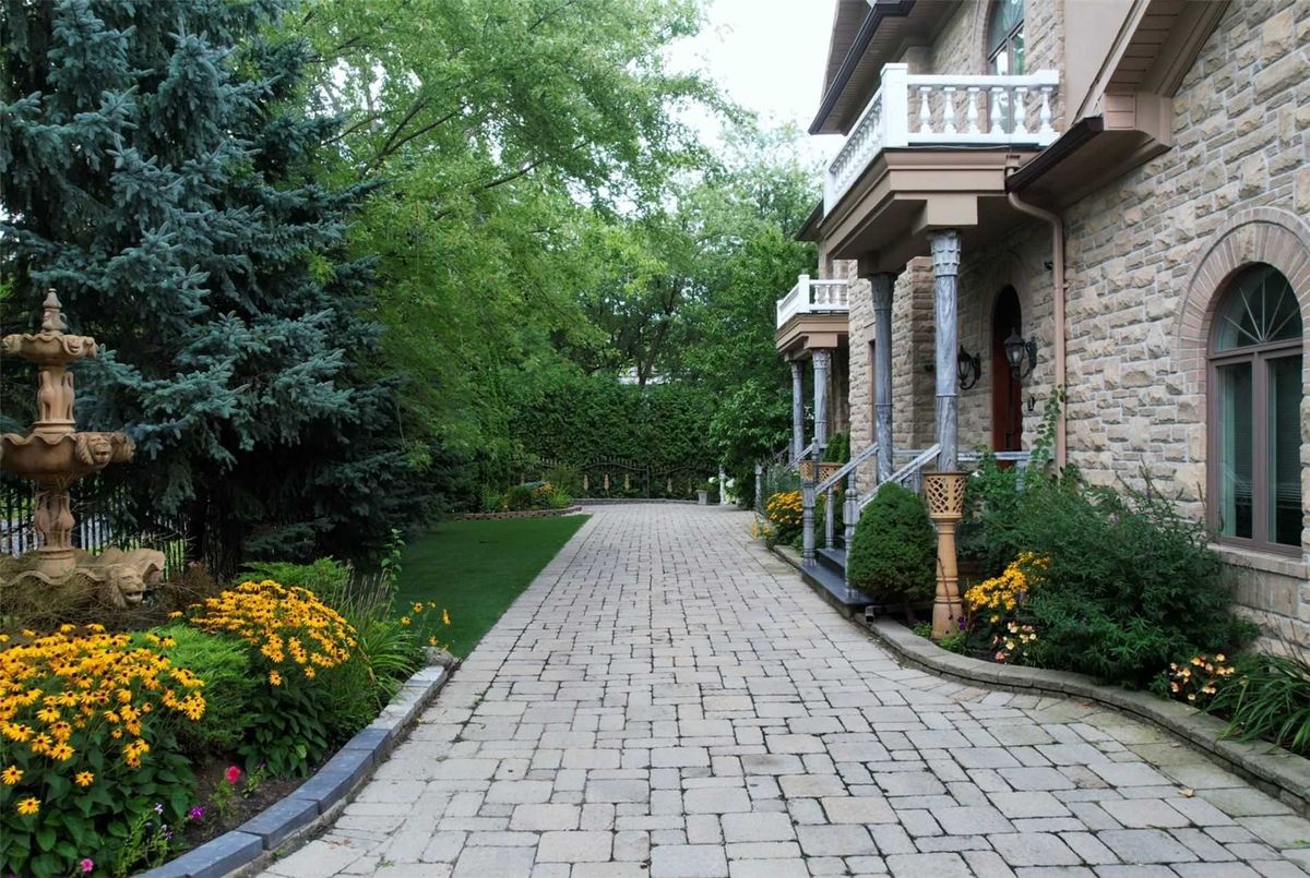 9 Post Road 9 Post Road Toronto C12