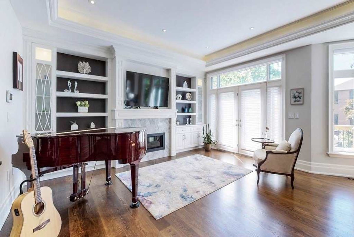 321 Maplehurst Ave 321 Maplehurst Ave Toronto